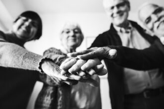 Choisir un EHPAD près de la mer : quels bénéfices réels pour les seniors ?
