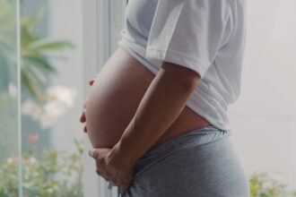 Cosmétiques bio pendant la grossesse : ce que les futures mamans doivent vraiment savoir