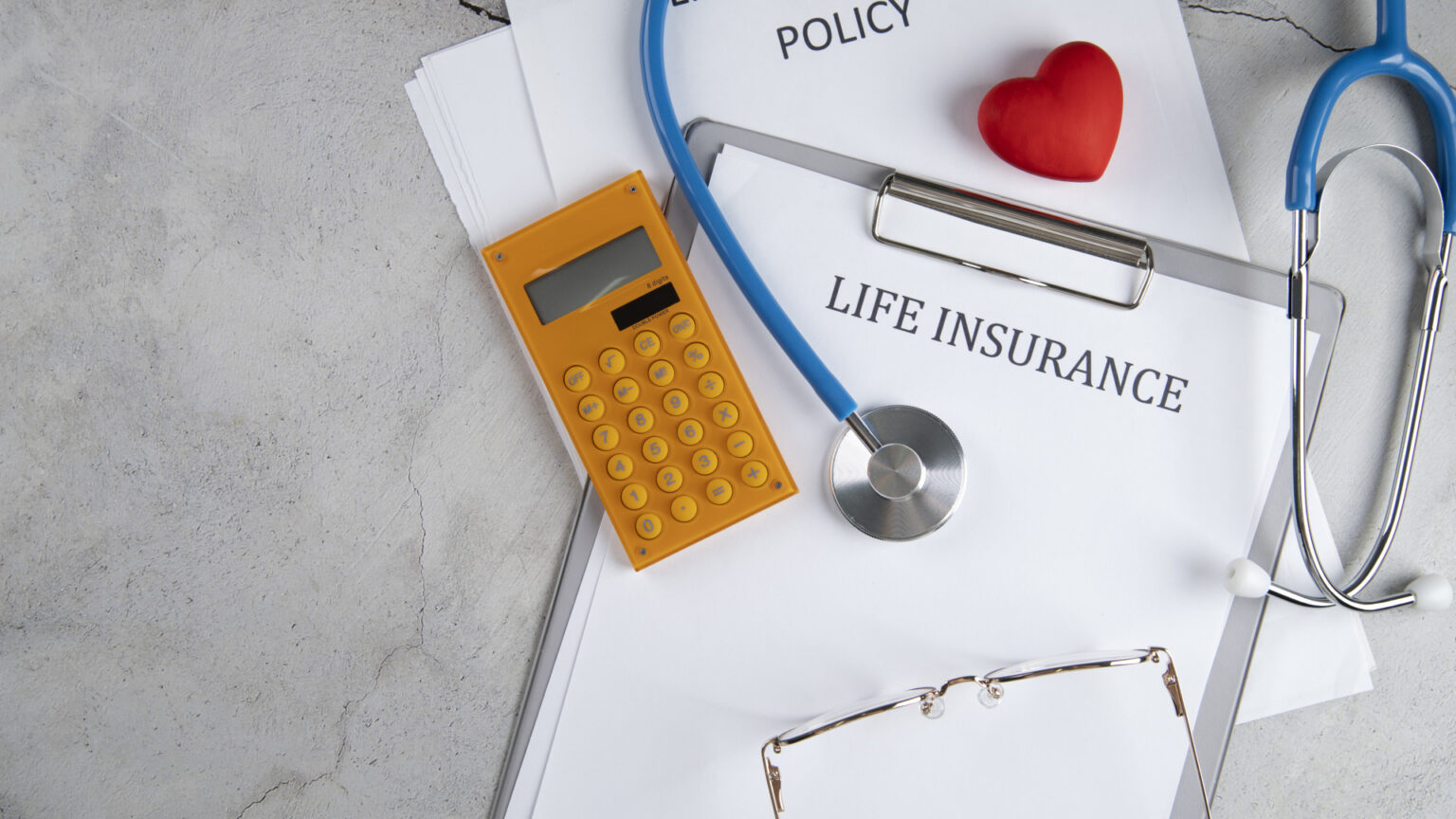 Mutuelle santé en France : pourquoi les tarifs grimpent et qui peut en être dispensé ?